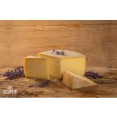 Brânză Maturată Léda - Cu Lavandă - ECO A2, 100% Grass-Fed